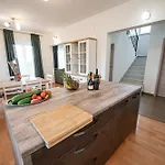 Villa Olive Bridge *