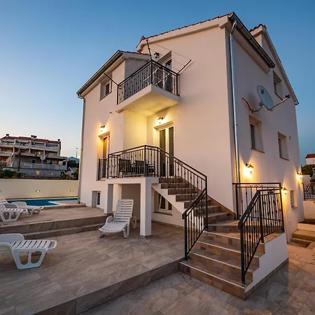 Olive Bridge Villa