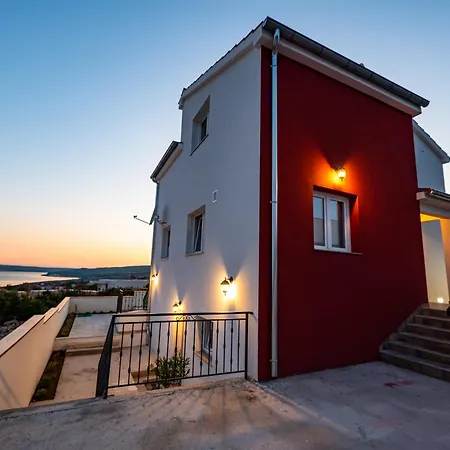 Villa Olive Bridge