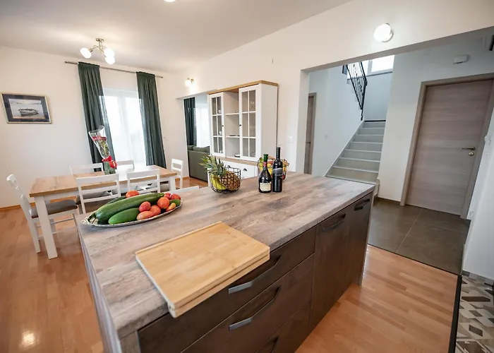 Вилла Olive Bridge *