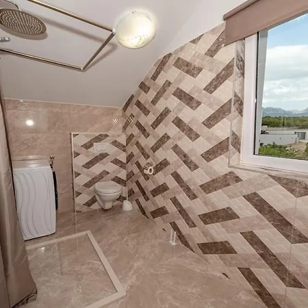 Olive Bridge Maslenica