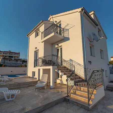 Olive Bridge Villa
