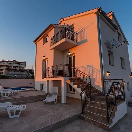 Villa Olive Bridge Maslenica