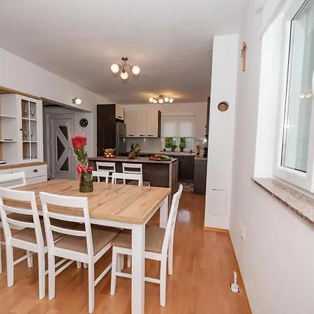 فيلة Olive Bridge *