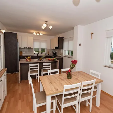 فيلة Olive Bridge ماسلينتسا