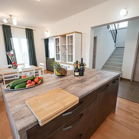 Olive Bridge Villa Maslenica