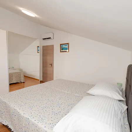 Olive Bridge فيلة ماسلينتسا