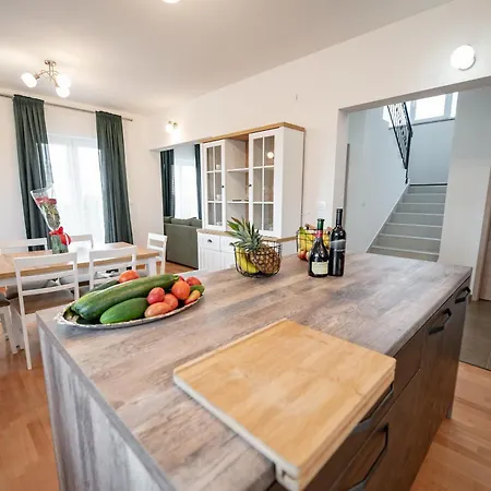 Villa Olive Bridge Maslenica