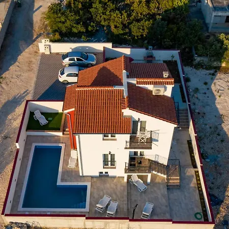 Olive Bridge Villa Maslenica