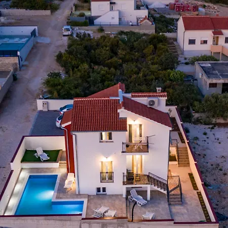 Olive Bridge Villa Maslenica