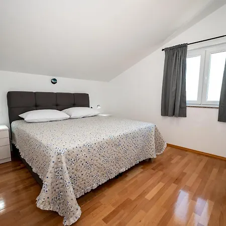 Villa Olive Bridge *