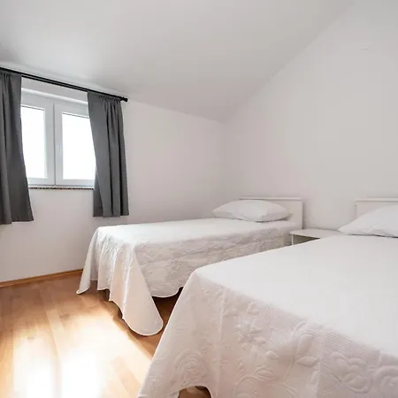 Olive Bridge فيلة *