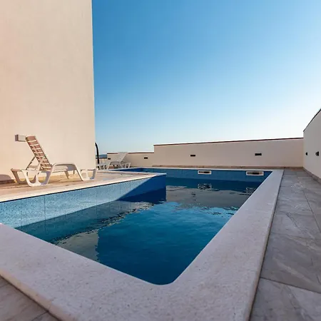 فيلة Olive Bridge *