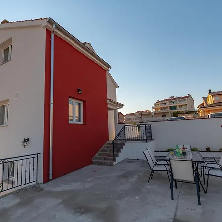 Villa Olive Bridge *