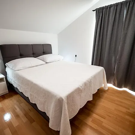 Olive Bridge Villa Maslenica