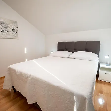 Villa Olive Bridge *