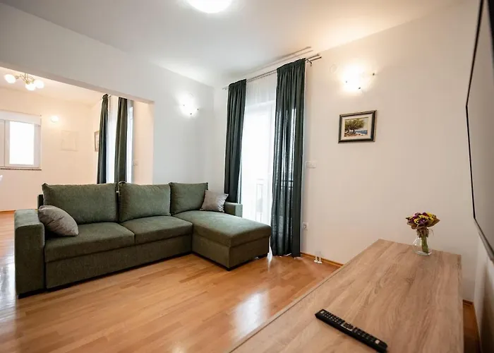 Olive Bridge Vila Maslenica