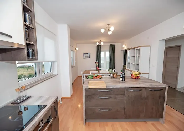 Olive Bridge Vila Maslenica