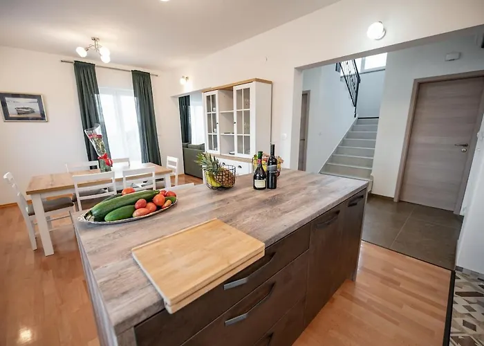 Olive Bridge Maslenica