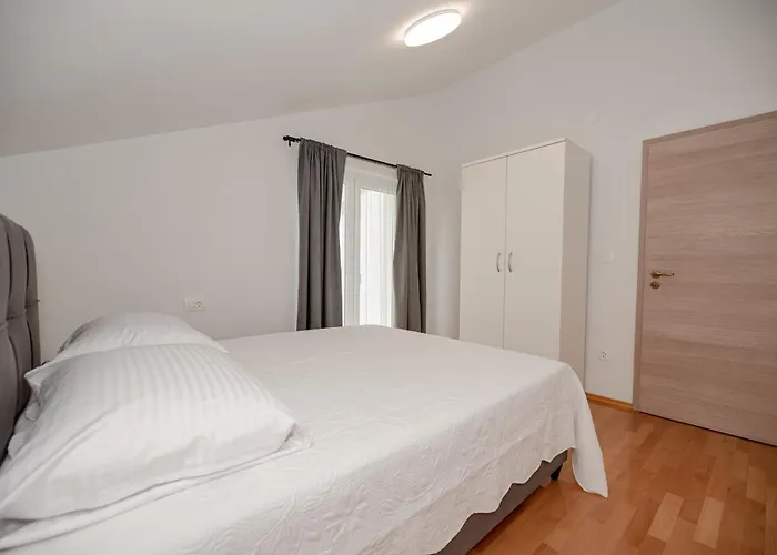 Olive Bridge * Maslenica