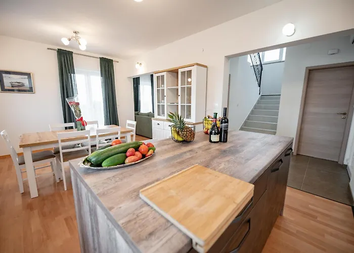 Willa Olive Bridge Maslenica