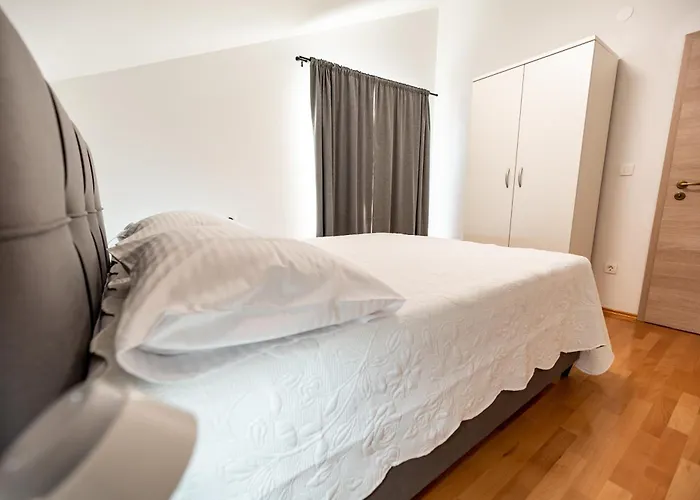 Olive Bridge * Maslenica